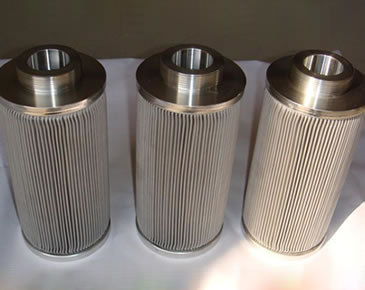 Pleated sintered mesh filter